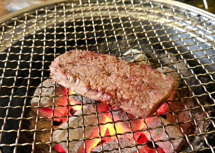 부산 사직동 고기 맛집 - 일본식 화로구이에 소고기를 구워 더욱 맛있는 [소우데스] 주차 정보