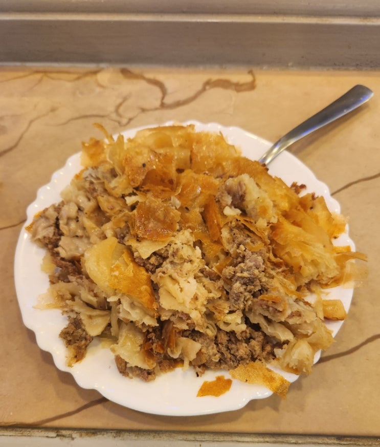  크로아티아 자그레브 반 옐라치치 광장 근처 현지인 최고의 부렉 맛집(Burek since 1967)