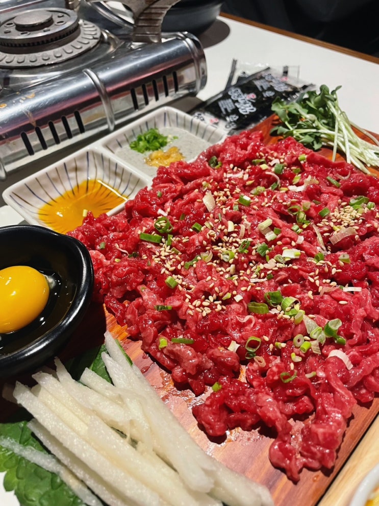  잠실새내맛집 육회어때:) 투쁠 한우육회 분위기 좋은 술집, 연말 즐기기