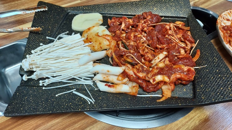  소박하지만, 10년 넘게 즐겨가는 성남 이배재 고개의  금촌 농장 오리 식당