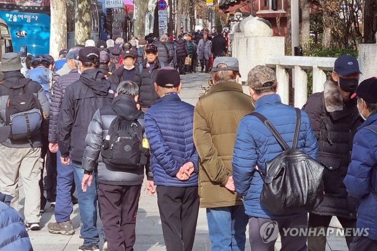 "내년 노인 인구 1000만"…급속히 늙어가는 韓, 늦어지는 고령화 대책 (종합) "내년 노인 인구 1000만"…급속히 늙어가는 韓, 늦어지는 고령화 대책 (종합)