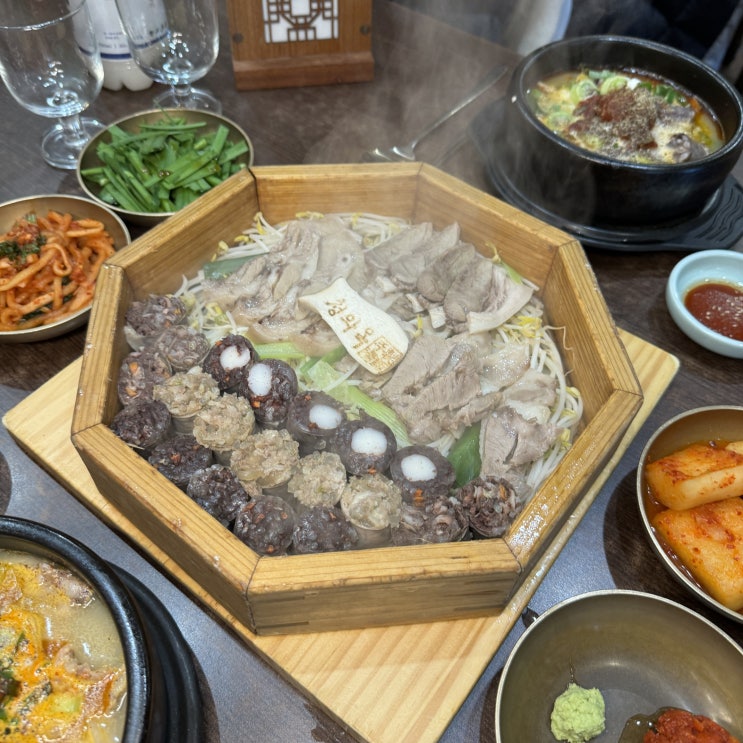  사당 순대국 맛집 이수역 점심식당 청와옥, 모임으로 적합하구나