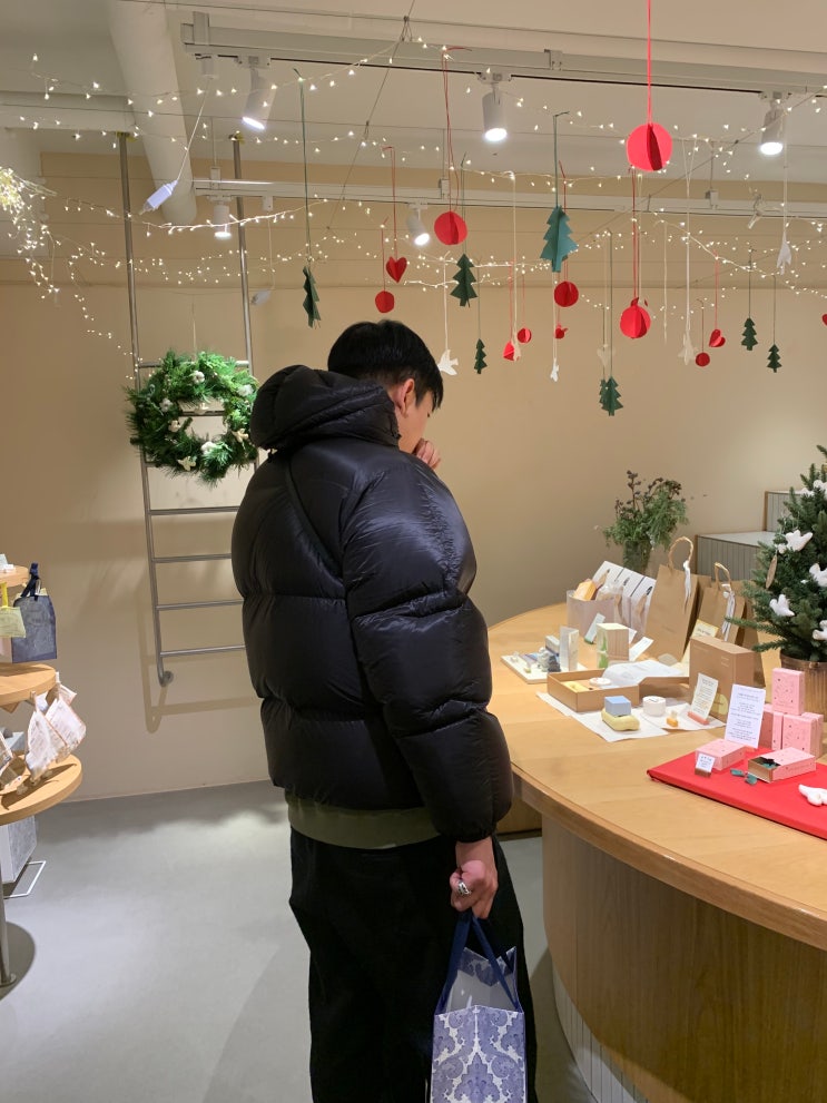 가장 강력한 경량 패딩 '로아 하이킹' Heavy Down Jacket 리뷰 가장 강력한 경량 패딩 '로아 하이킹' Heavy Down Jacket 리뷰