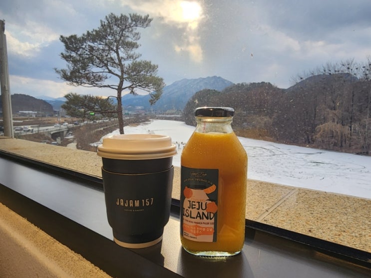 가평카페 자잠157, 북한강 뷰와 빵이 맛있는 대형카페