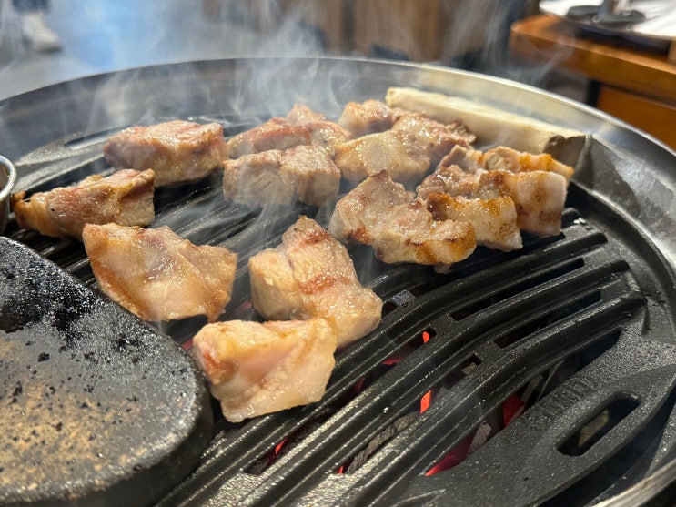 이수역 맛집 한돈 숙성 구워주는 고기집 고반식당 이수역점