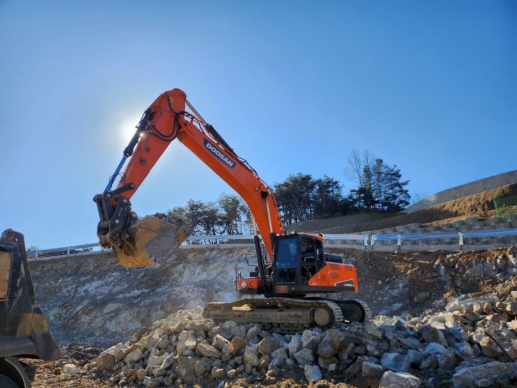 두산 DX300LC 2019년식 1억500만원 판매합니다. 두산 DX300LC 2019년식 1억500만원 판매합니다.
