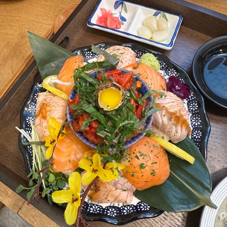  청주 지웰시티 맛집 명품 꽃방울초밥 수암골 연어 곳간