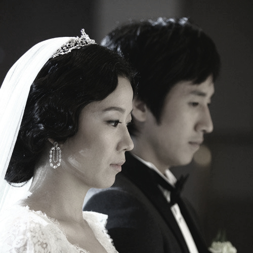 배우 이선균 사망 원인 번개탄 아내 전혜진 나이 프로필