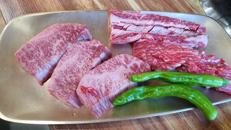 고기 퀄리티 하나는 보장되는 진주 현지인 소고기 찐맛집 사봉한우촌식육식당