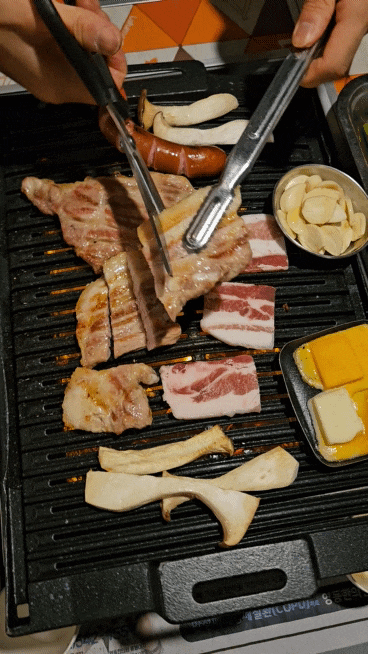  포항 쌍사맛집 '아웃도어키친' - 캠핑감성/상도동삼겹살
