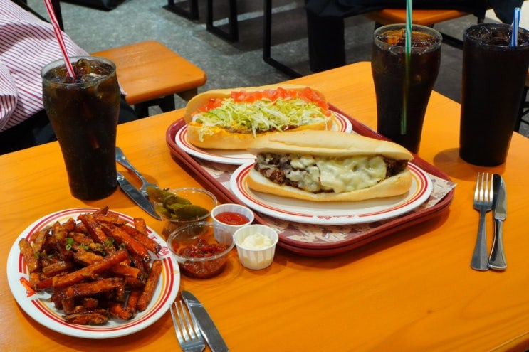 여의도 IFC몰 썬더롤스, 캐쥬얼한 분위기의 미국식 스테이크 샌드위치