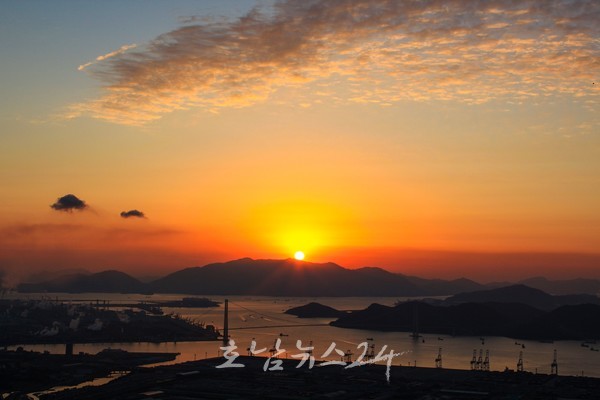  갑진년 해넘이·해돋이, 일몰·일출 모두 아름다운 광양 구봉산 전망대·배알도 섬 정원 등 추천