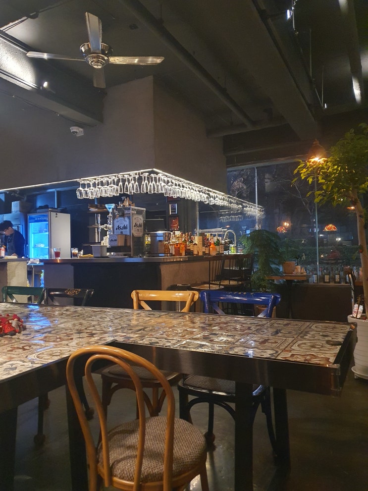  분위기 맛집 러프와일드