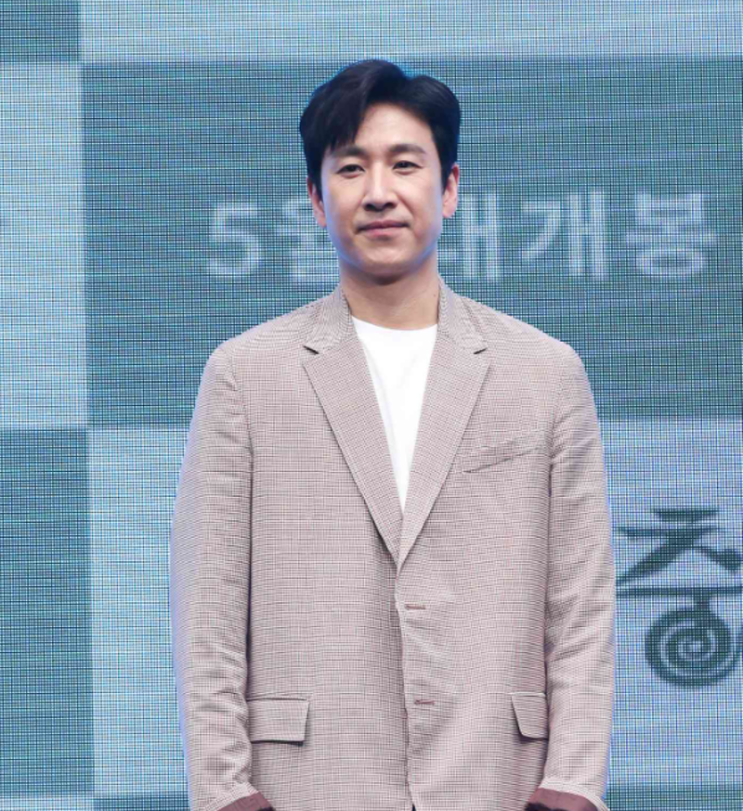 [추모] 배우 故 <b>이선균</b> 빈소, 서울대병원 <b>장례식장</b>에 마련...... 