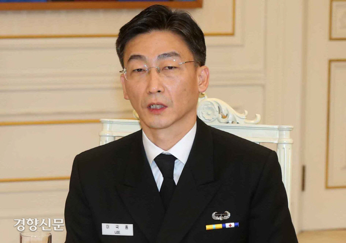 ‘아덴만 의료 영웅’ <b>이국종 교수</b>, 軍<b>병원장</b> 맡는다
