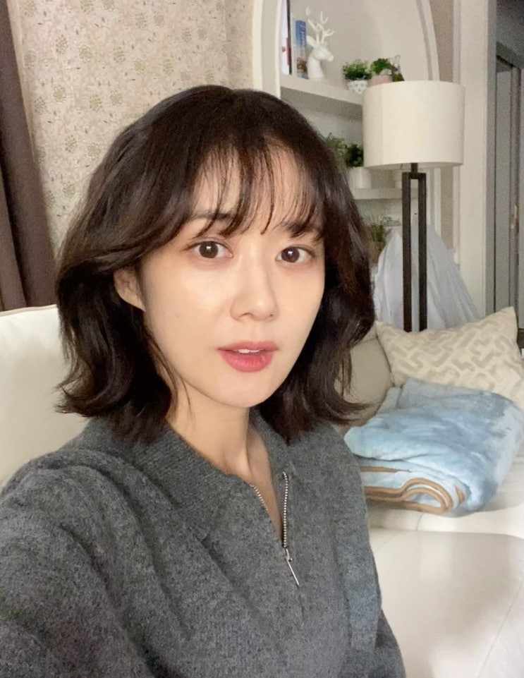 '신혼' 장나라, 6세 연하의 촬영감독 남편 공개... 러브스토리 "저는 그쪽 좋아합니다" '신혼' 장나라, 6세 연하의 촬영감독 남편 공개... 러브스토리 "저는 그쪽 좋아합니다"