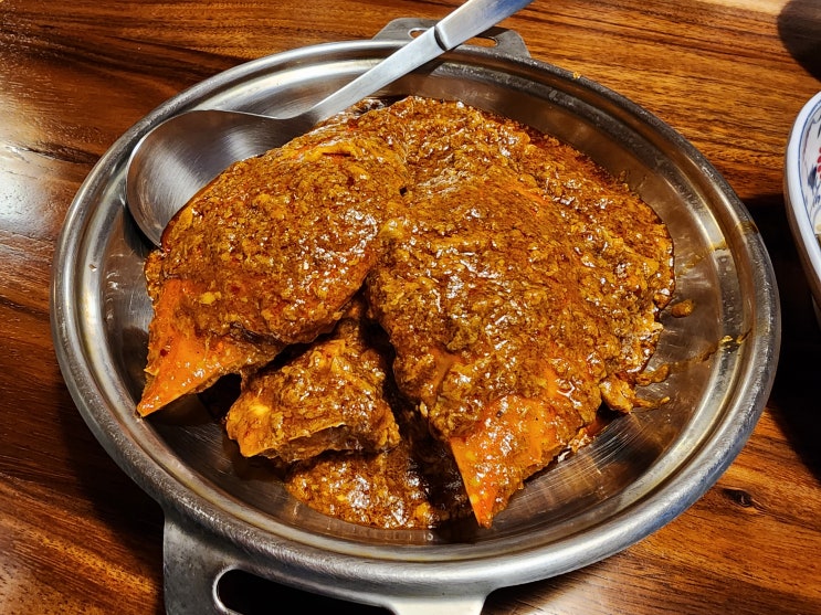  칠리크랩이 인상 깊었던 맛집 "호커센터"
