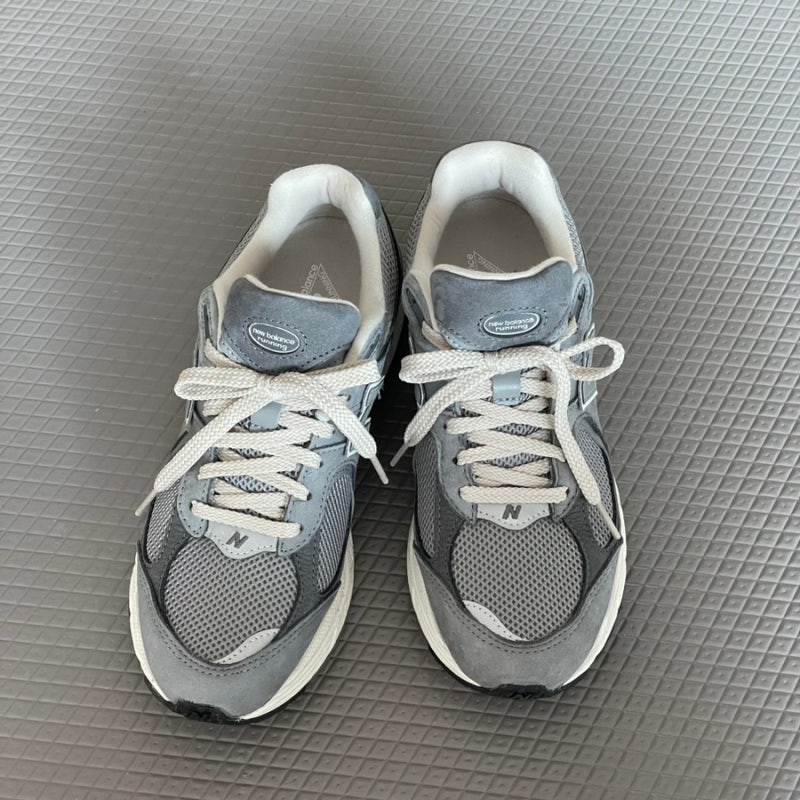 [뉴발란스 New Balance] 2002RNM 프리미엄 빈티지 그레이 - 240 크림에서 구매후기