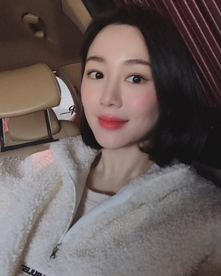 배우 이다인의 겨울 코디로 함께한 배드블러드 하프집업 아노락 양털 여자 후리스 코디 추천
