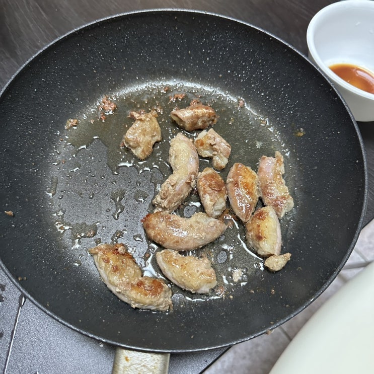  뉴욕 에이치 마트에는 곱창을 팔아요