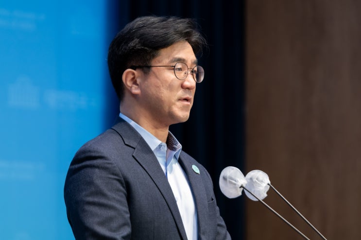 위징'인가 '조고'인가... 김건희 특검법, <b>이태원</b> <b>특별법</b> 협조하라"