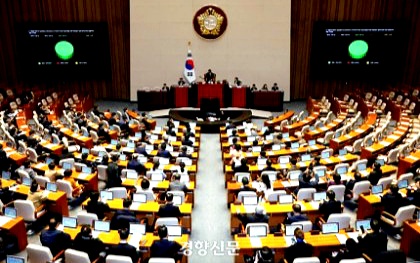 [속보] <b>대통령실</b>, 김건희 등 <b>쌍특검</b> “즉각 <b>거부권</b> 행사할 것”