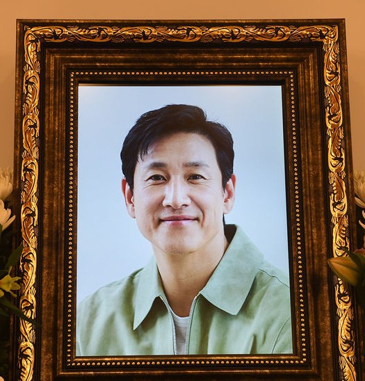 <b>이선균</b> <b>장례식장</b>에 렉카 유튜버 누구 빈소 기습방문 장지 수원... 