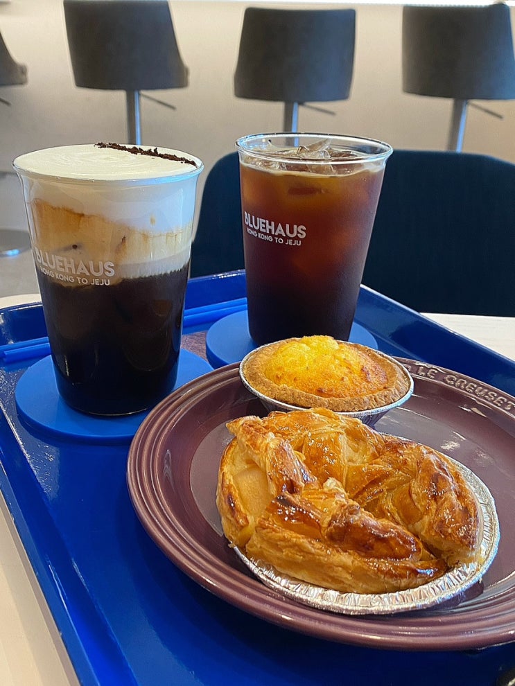  제주 노형동 홍콩식 밀크티와 타르트가 맛있는 카페블루하우스