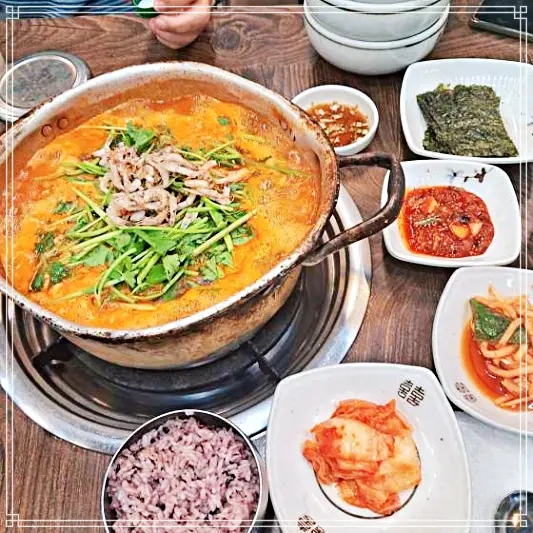 허영만 백반기행 228회: 천하일품생대구탕 성남 이매동 생대구탕 맛집과 대구지리 외계인 최동훈 감독 조우진 배우 코너 추천