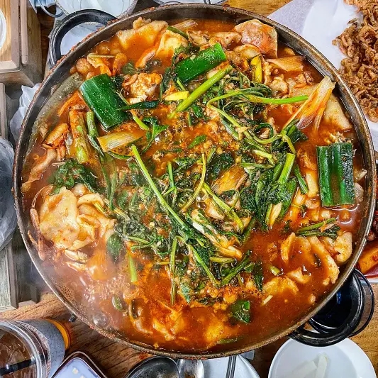  이만기 동네한바퀴 251회: 문경 점촌의 메기매운탕 과 쏘가리매운탕 맛집 새로운 발견