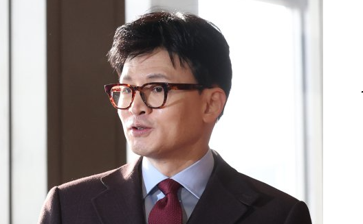 한동훈 <b>비대위</b>원장, <b>비대위</b> 인선 완료…비(非)<b>정치인</b> 7명