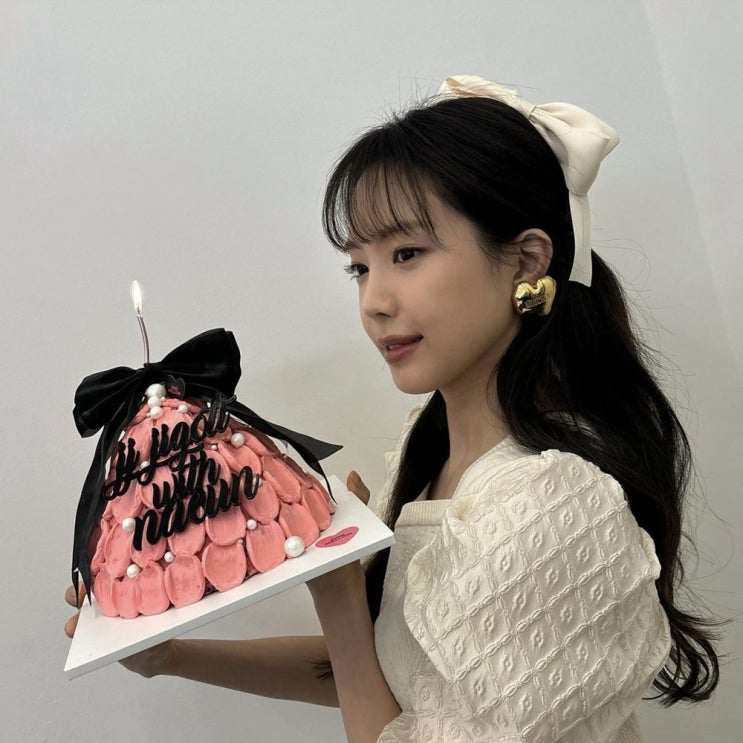  손나은 모스키노 명품 데일리 귀걸이 가격 얼마?