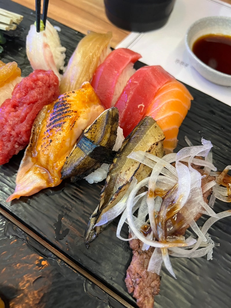 육회초밥이 맛있는 가경터미널 맛집 강서동 이색초밥 내돈내산 : 네이버 블로그, image size:800x1067