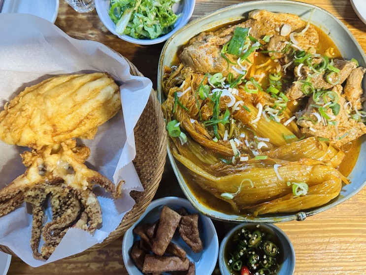  학동역 술집 학동호프 김치찜&오징어튀김 맛집: 서울 강남구