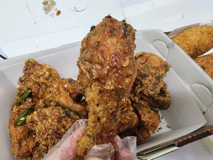 춘천 석사동 치킨맛집 스무숲 생맥주 맛집 딩고치킨 매콤간장치킨 후기