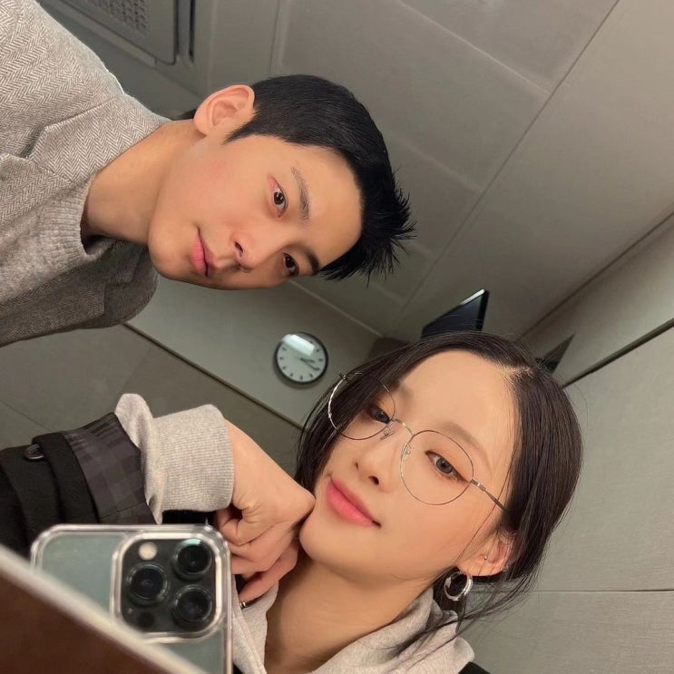 네이처 새봄'박강성 아들' 박현준, 공개 열애 중...연상연하 커플 탄생 "제일 예쁜 내 여자" 네이처 새봄'박강성 아들' 박현준, 공개 열애 중...연상연하 커플 탄생 "제일 예쁜 내 여자"