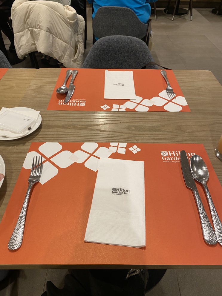  힐튼 가든 인 강남 가든 비스트로 : 가족 연말 디너 식사