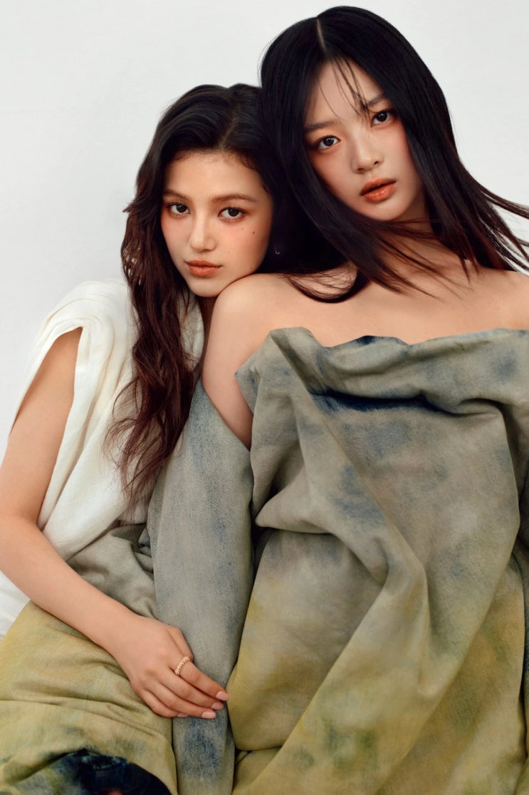 뉴진스 하니·다니엘, 호주 소녀들의 과감한 K팝 도전기...'보그 호주' 표지 장식 뉴진스 하니·다니엘, 호주 소녀들의 과감한 K팝 도전기...'보그 호주' 표지 장식