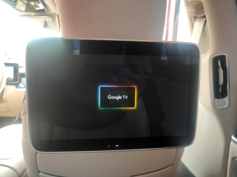 벤츠 S클래스 S580 W223 - 2열 모니터 , 구글 캐스트 매립을 통해 안드로이드 모니터로 활용하기