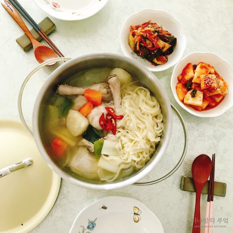하림 닭한마리 칼국수 밀키트 간편하고 든든한 한끼