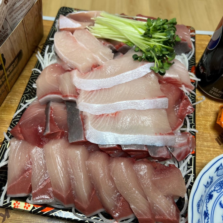  연말연시 크리스마스엔 홈먹방파티  노량진 부안수산 방어, 용문시장 치킨 포장