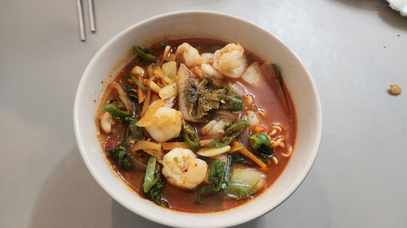 신라면으로 간단하게 만들어 보는 맛있는 "해물짬뽕라면" 레시피