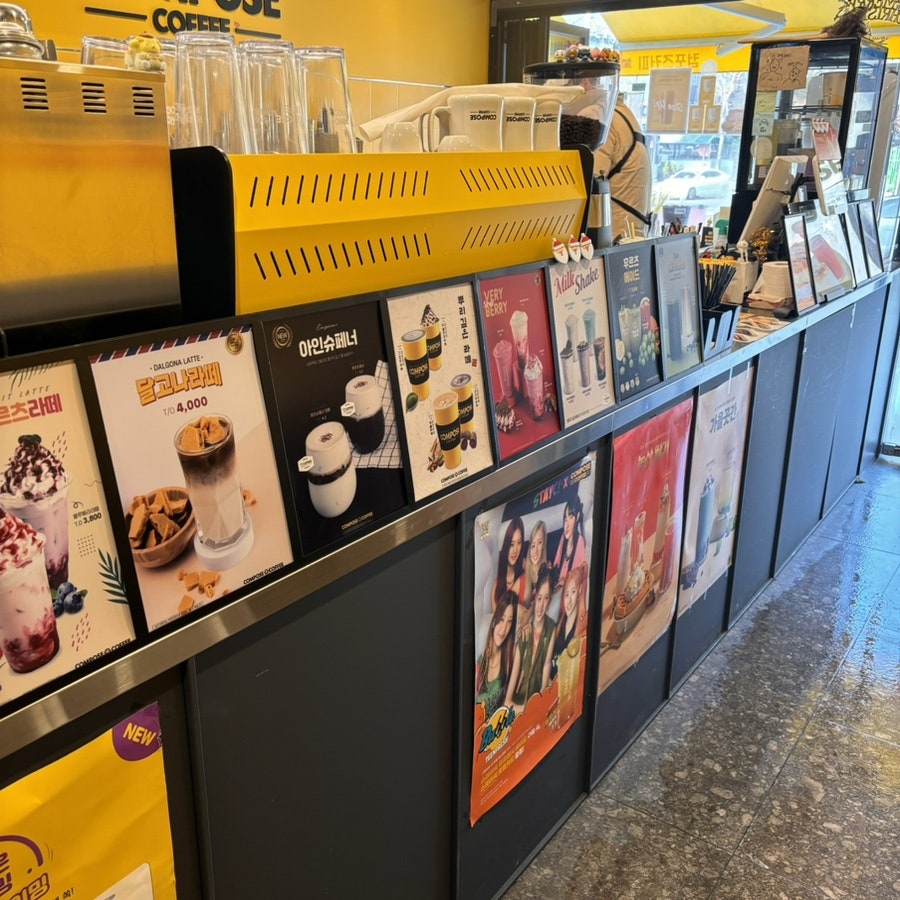 컴포즈커피 인천옥련중학교점 사진 6