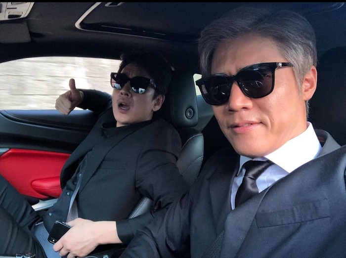 故 이선균을 떠나 보내며, 볼수록 더 가슴 먹먹해지는 스타들과의 추억 故 이선균을 떠나 보내며, 볼수록 더 가슴 먹먹해지는 스타들과의 추억