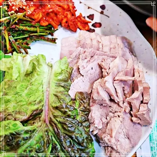  안양 삼막사 맛집 탐방코너: 생방송 오늘저녁 12월29일 꾸찌뽕보쌈, 손만두전골과 관악역 뽕나무집 옆집부자의비밀노트 맛집