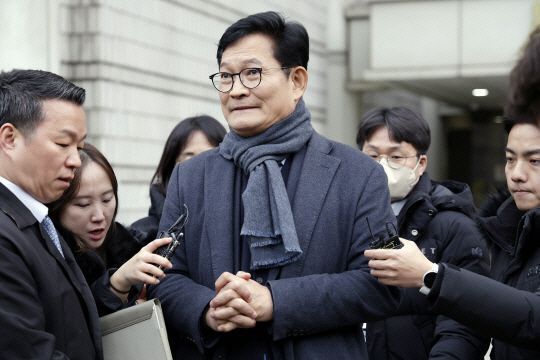  "중형 불가피 아는 <b>송영길</b>…<b>정치</b>생명 연장 위해 형사사건... 