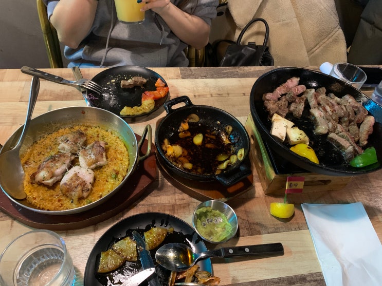  [신사 맛집] 트라가 가로수길점 - 리틀 스페인 감성 음식점