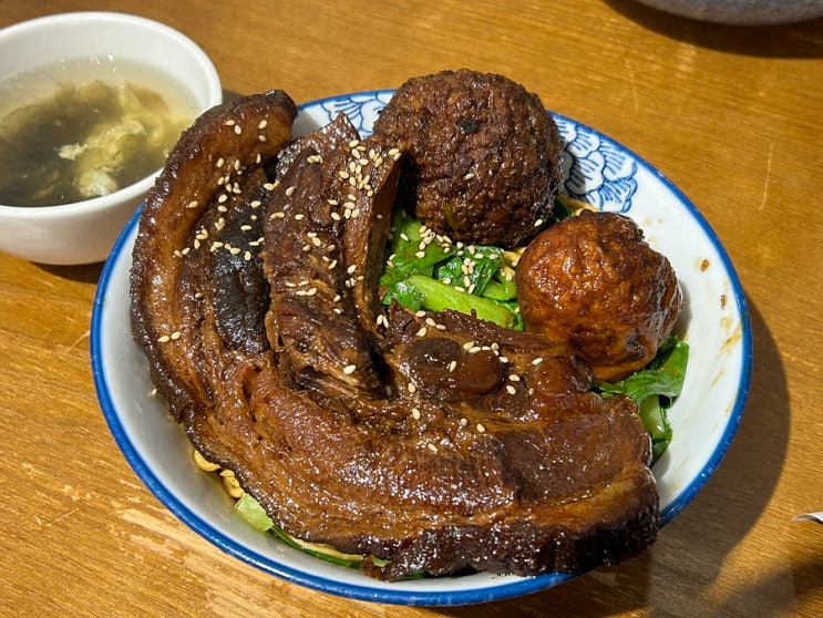 현지인이 줄서서 먹는 '난징 맛집 추천' | 샤오롱빠오(小笼包), 주로우미엔(猪肉面), 게살덮밥