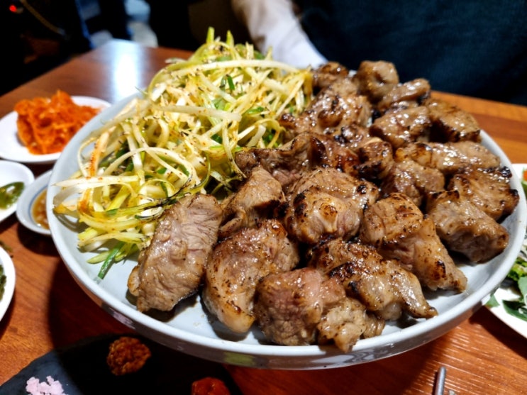  혜화 맛집 데이트하기 좋은 육미안 메뉴