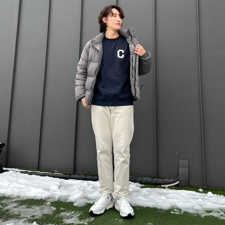  인사일런스 에센셜 남자 숏패딩, 커버낫 C로고 맨투맨 캐주얼 겨울 코디 완성